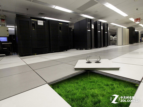 另外,艾默生和APC提供的電源產(chǎn)品也比以往擁有更高的效率。所有這些,都將有利于數(shù)據(jù)中心能效的大幅提升。